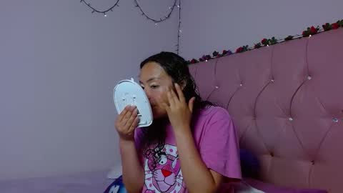 Snapshot of manumeow_ chatting on December 4, 2025, 10:18 pm Manu online show from December 4, 2025, 10:18 pm