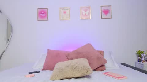 Snapshot of mar_333 chatting on February 14, 2025, 11:42 pm online show from February 14, 2025, 11:42 pm