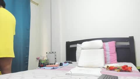 Mara online show from October 11, 2025, 2:26 pm