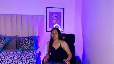 Snapshot of mara_wolf01 chatting on November 27, 2025, 8:55 pm Mara online show from November 27, 2025, 8:55 pm