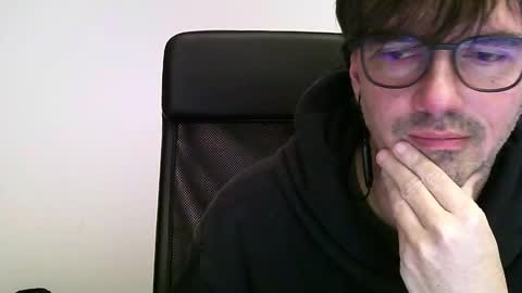 Snapshot of maracatu76 chatting on December 4, 2024, 9:02 pm Maracatu online show from December 4, 2024, 9:02 pm