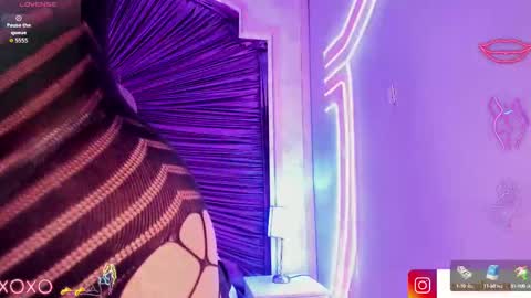 maralinette22 online show from September 23, 2025, 11:35 am