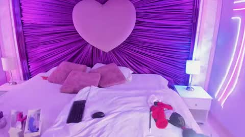 maralinette22 online show from November 2, 2025, 11:01 am