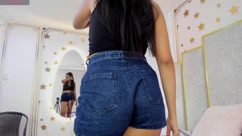 Snapshot of maraluna_ chatting on January 4, 2025, 11:43 am Maraluna online show from January 4, 2025, 11:43 am