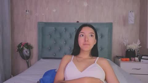 Marcela online show from November 5, 2025, 8:42 pm