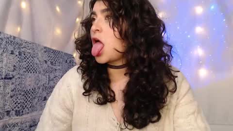 Snapshot of marceline_uu chatting on January 9, 2025, 8:22 pm M A R C I online show from January 9, 2025, 8:22 pm