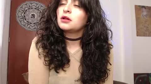 Snapshot of marceline_uu chatting on February 6, 2025, 7:40 pm M A R C I online show from February 6, 2025, 7:40 pm