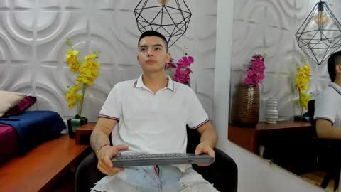 Snapshot of marcovitto chatting on December 30, 2024, 5:04 am marcovitto online show from December 30, 2024, 5:04 am