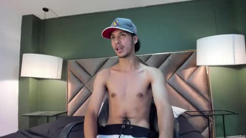 marcus_jeron online show from November 7, 2025, 4:01 am