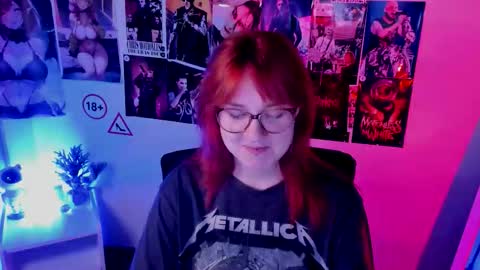Snapshot of margaret_red chatting on October 13, 2025, 6:08 pm Margaret online show from October 13, 2025, 6:08 pm