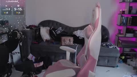 Snapshot of mari_moore7 chatting on September 20, 2025, 8:15 am mari moore online show from September 20, 2025, 8:15 am