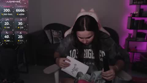 Snapshot of mari_moore7 chatting on October 16, 2025, 9:21 am mari moore online show from October 16, 2025, 9:21 am