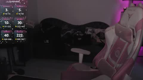 Snapshot of mari_moore7 chatting on November 17, 2025, 7:58 am mari moore online show from November 17, 2025, 7:58 am