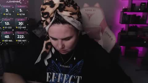 Snapshot of mari_moore7 chatting on November 28, 2025, 7:00 am mari moore online show from November 28, 2025, 7:00 am