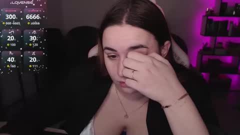 Snapshot of mari_moore7 chatting on December 2, 2025, 6:41 am mari moore online show from December 2, 2025, 6:41 am