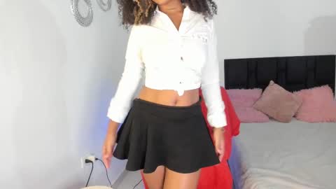 Snapshot of maria_julyana chatting on March 12, 2025, 3:35 am V A N E S S A online show from March 12, 2025, 3:35 am