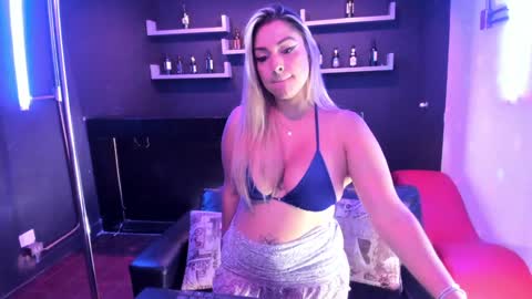 Snapshot of mariaa_9 chatting on December 15, 2024, 5:13 am MARIA online show from December 15, 2024, 5:13 am