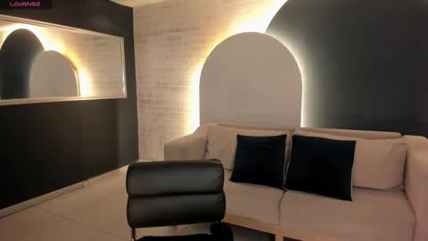 Snapshot of mariaherrera_ chatting on November 21, 2025, 9:35 pm MARIA HERRERA online show from November 21, 2025, 9:35 pm