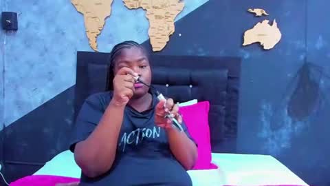 Snapshot of mariam__rossi chatting on October 28, 2025, 12:19 pm MARIAM online show from October 28, 2025, 12:19 pm