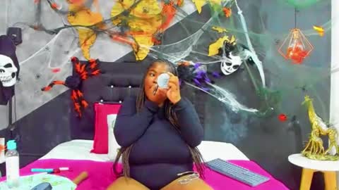 Snapshot of mariam__rossi chatting on November 5, 2025, 12:38 pm MARIAM online show from November 5, 2025, 12:38 pm