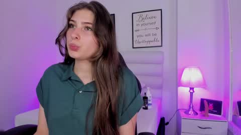 Snapshot of mariam_scott18 chatting on December 7, 2024, 1:47 am Mariam online show from December 7, 2024, 1:47 am