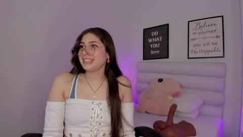 Snapshot of mariam_scott18 chatting on December 21, 2024, 10:40 pm Mariam online show from December 21, 2024, 10:40 pm