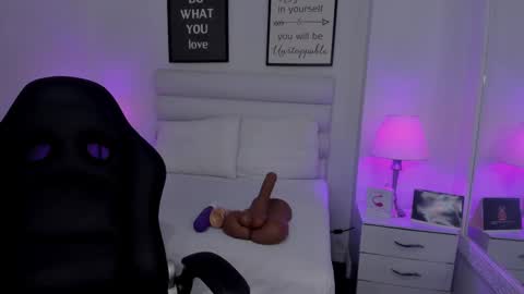 Snapshot of mariam_scott18 chatting on February 9, 2025, 7:19 pm Mariam online show from February 9, 2025, 7:19 pm