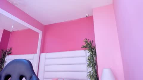 Snapshot of mariam_scott18 chatting on October 27, 2025, 2:48 am Mariam online show from October 27, 2025, 2:48 am