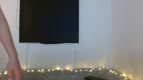 Mariam Calad online show from December 22, 2024, 10:28 am