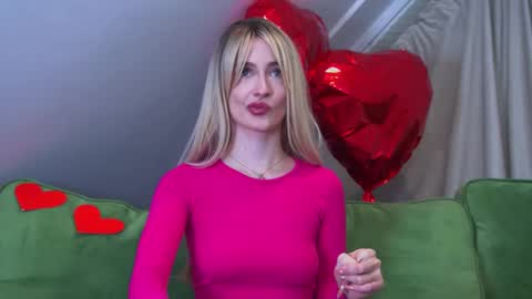 Snapshot of mariamenson chatting on March 1, 2025, 5:09 am MariaMenson online show from March 1, 2025, 5:09 am