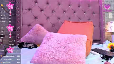 Snapshot of mariamrosse chatting on January 5, 2025, 6:56 pm Mariam online show from January 5, 2025, 6:56 pm