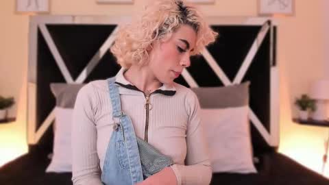 Snapshot of marian_pinzon chatting on September 17, 2025, 2:35 am Marian online show from September 17, 2025, 2:35 am