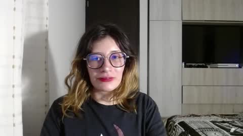 Snapshot of mariana124_ chatting on December 18, 2024, 6:14 pm Mariana online show from December 18, 2024, 6:14 pm