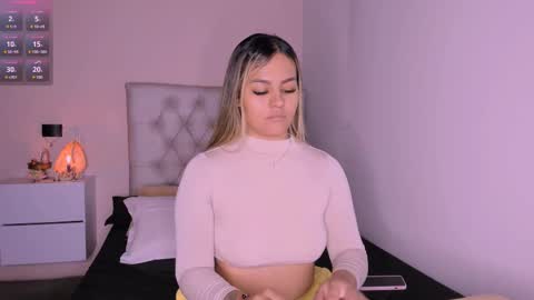 Mariana Roe online show from February 25, 2025, 7:09 am