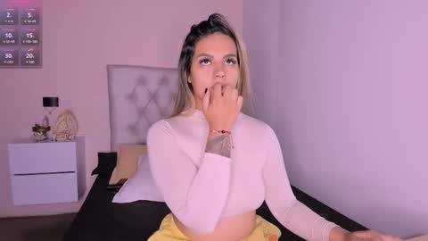 Mariana Roe online show from February 25, 2025, 10:15 am