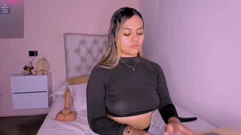 Mariana Roe online show from March 6, 2025, 7:25 am