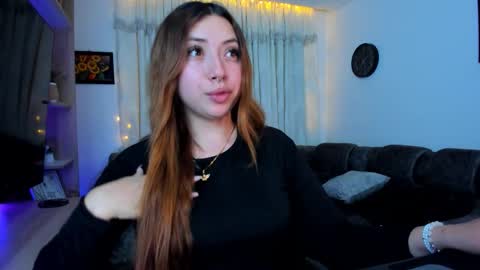 Mariana Castro online show from November 7, 2025, 3:28 am