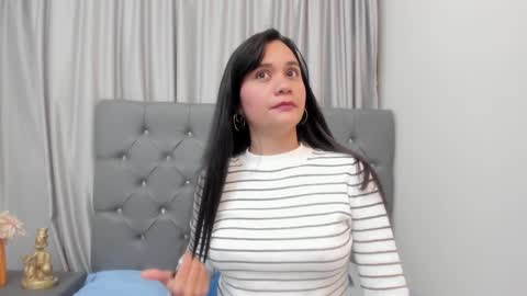 Snapshot of mariana_murillo__ chatting on January 3, 2025, 2:32 am Mariana online show from January 3, 2025, 2:32 am