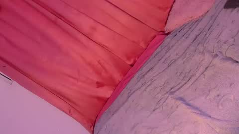 Snapshot of mariana_ofc chatting on October 16, 2025, 12:06 pm Mariana online show from October 16, 2025, 12:06 pm