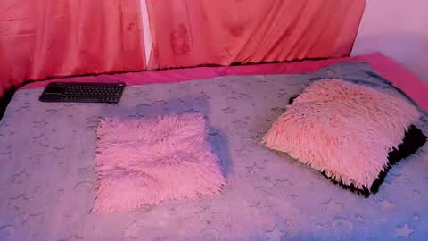 Snapshot of mariana_ofc chatting on November 11, 2025, 11:10 am Mariana online show from November 11, 2025, 11:10 am