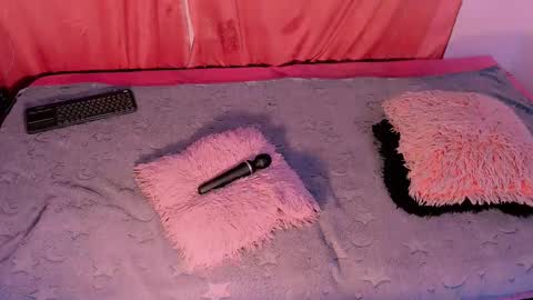 Snapshot of mariana_ofc chatting on November 15, 2025, 11:07 am Mariana online show from November 15, 2025, 11:07 am