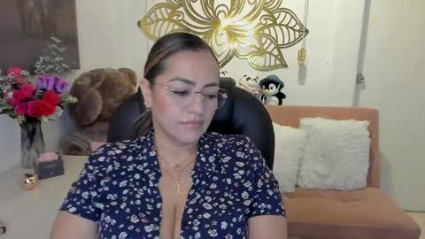 Snapshot of marianalopez81 chatting on February 18, 2025, 3:31 am Mariana Lopez online show from February 18, 2025, 3:31 am