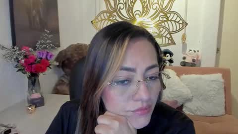 Snapshot of marianalopez81 chatting on February 20, 2025, 6:17 am Mariana Lopez online show from February 20, 2025, 6:17 am