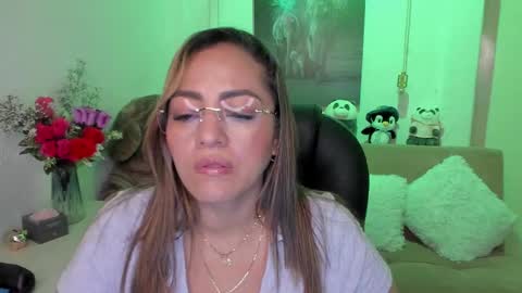 Snapshot of marianalopez81 chatting on February 25, 2025, 6:25 am Mariana Lopez online show from February 25, 2025, 6:25 am