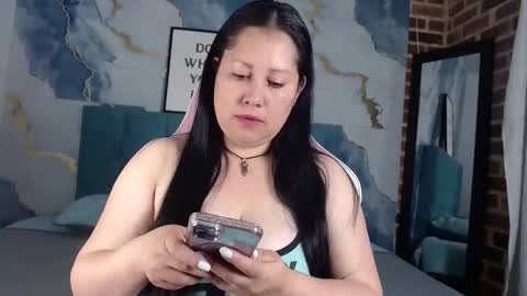 Snapshot of marianasmiith_ chatting on September 10, 2025, 11:43 am marianasmiith_ online show from September 10, 2025, 11:43 am