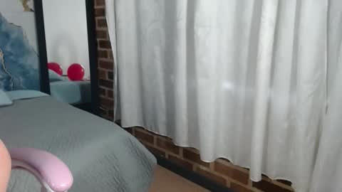 Snapshot of marianasmiith_ chatting on September 12, 2025, 11:54 am marianasmiith_ online show from September 12, 2025, 11:54 am