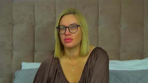 Snapshot of marianeumann chatting on November 7, 2025, 8:03 am Maria online show from November 7, 2025, 8:03 am