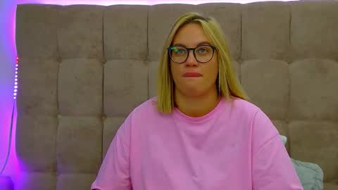 Snapshot of marianeumann chatting on November 12, 2025, 7:09 am Maria online show from November 12, 2025, 7:09 am