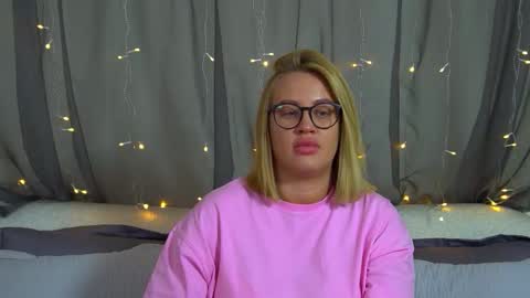 Snapshot of marianeumann chatting on November 22, 2025, 6:51 pm Maria online show from November 22, 2025, 6:51 pm