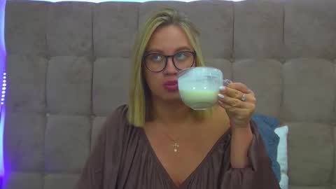 Snapshot of marianeumann chatting on November 29, 2025, 7:06 pm Maria online show from November 29, 2025, 7:06 pm